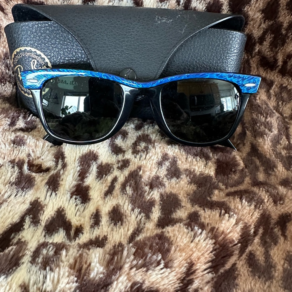 🕶️1980’s Ray Ban Wayfarers (AUTHENTIC)🕶️